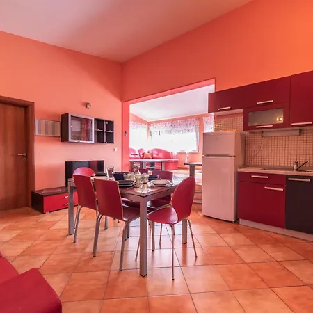 Karen - Comfort Two Bedroom With Balcony A4 *