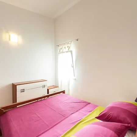 Karen - Comfort Two Bedroom With Balcony A4 *